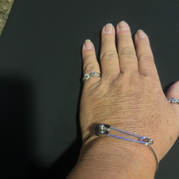 2pc Set Paperclip Ring & Bracelet Set (Ring size 6 with Clear CZ) - Picture 4 of 6